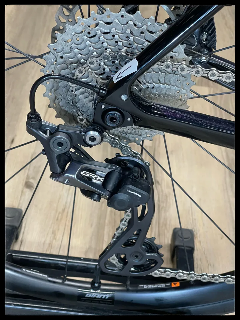 Giant Defy Advanced 1 Large Carbon/Starry Night 2022-4